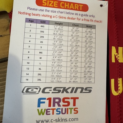 Mijn eerste wetsuit baby C SKINS TRAINEE LIFEGUARD SHORTY 3/2MM